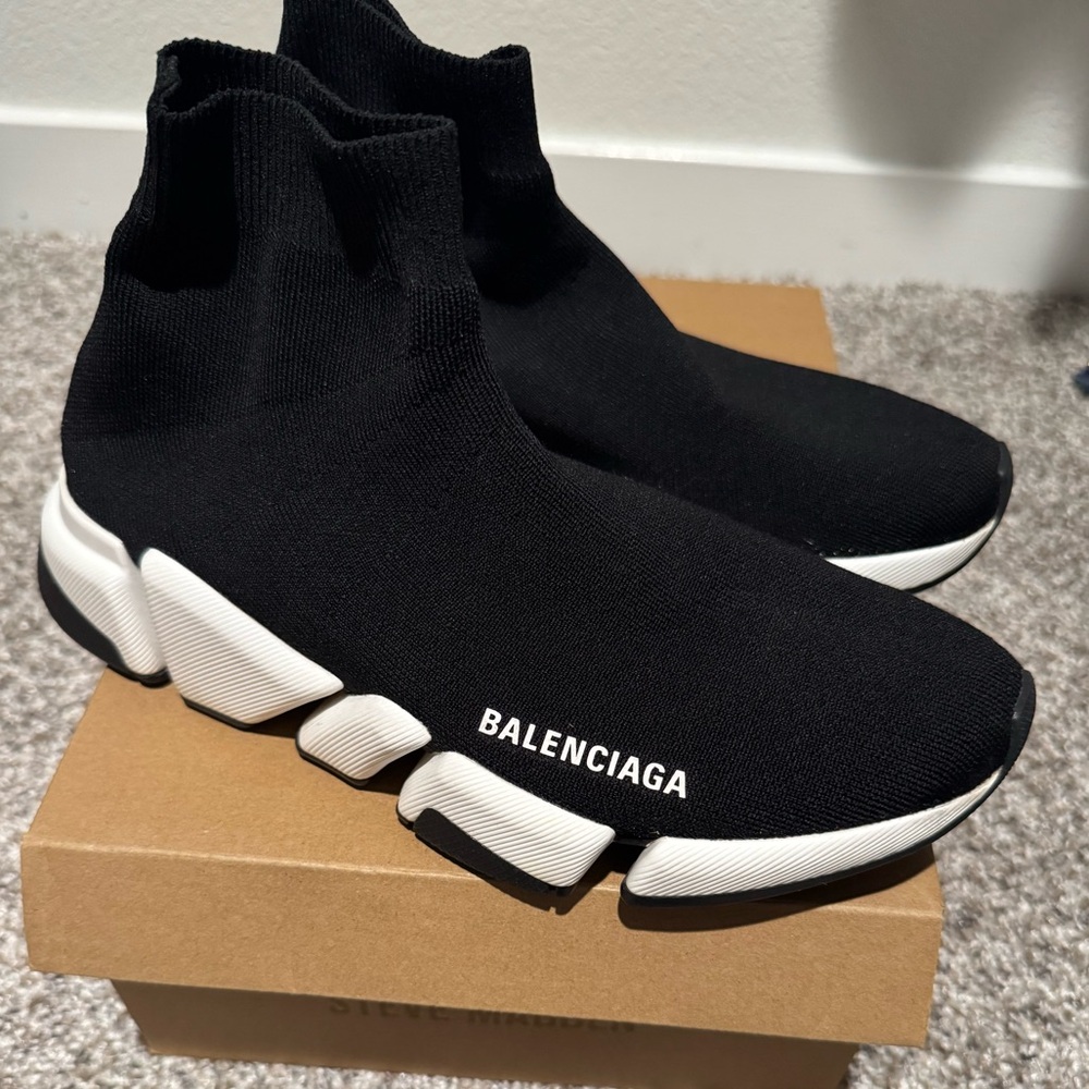 Balenciaga Black and White Knit Sneakers - Picture 3 of 4